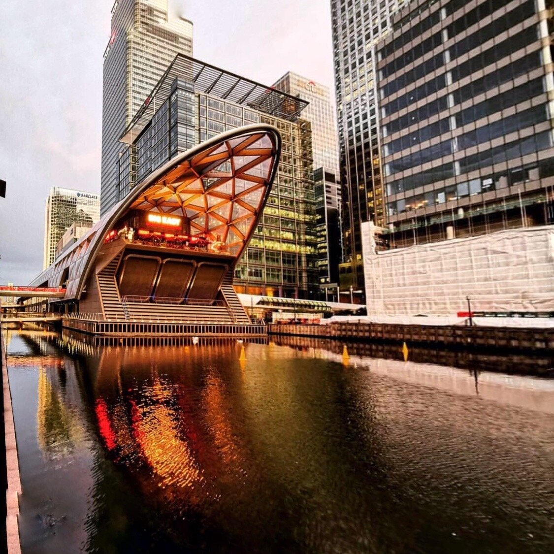  The setting from across Big Easy’s bar at Canary Wharf! I would recommend this place for drinks and a good BBQ meal! 